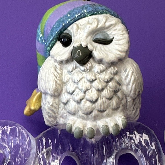 Hallmark Cool Decade 2008 Snow Owl Polar Animal Figurines Dated Discontinued - Picture 2 of 4
